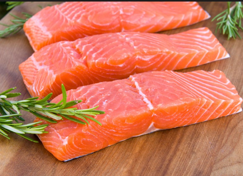 Salmoni i kultivuar, ushqimi më toksik në botë